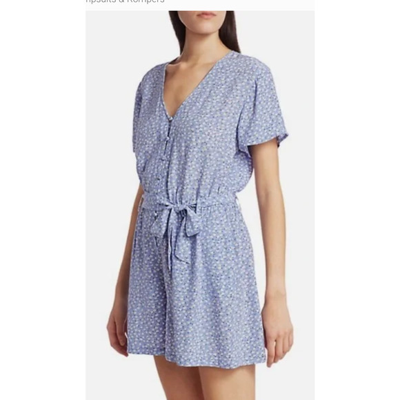 NWT Rails Sophia Romper in Sky Blue Daisies Rayon lightweight ( missing tie) XS - Picture 1 of 5